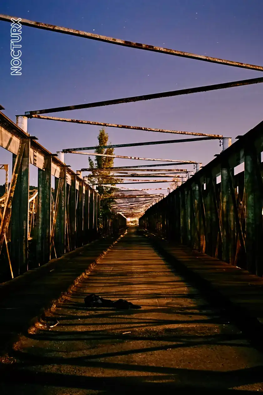 El viejo puente Maule bajo las estrellas